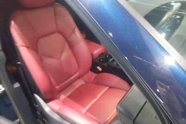 Used Porsche Macan 2022 Macan 2.0T Right Front Seat