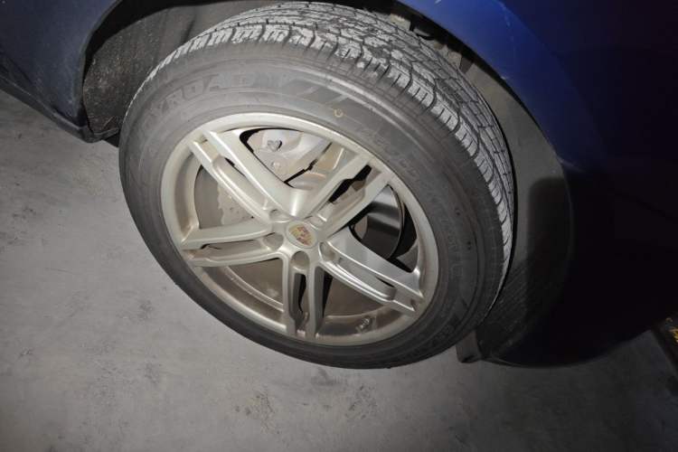 Used Porsche Macan 2022 Macan 2.0T Right Front Wheel Hub