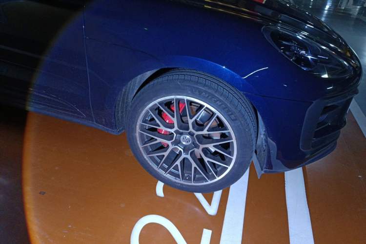 Used Porsche Macan 2022 Macan S 2.9T Right Front Wheel Hub