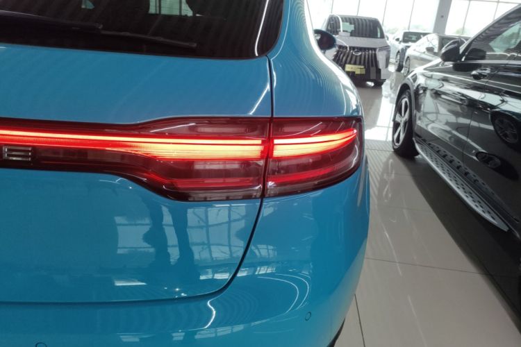 Used Porsche Macan 2022 Macan 2.0T Right Rear Taillight