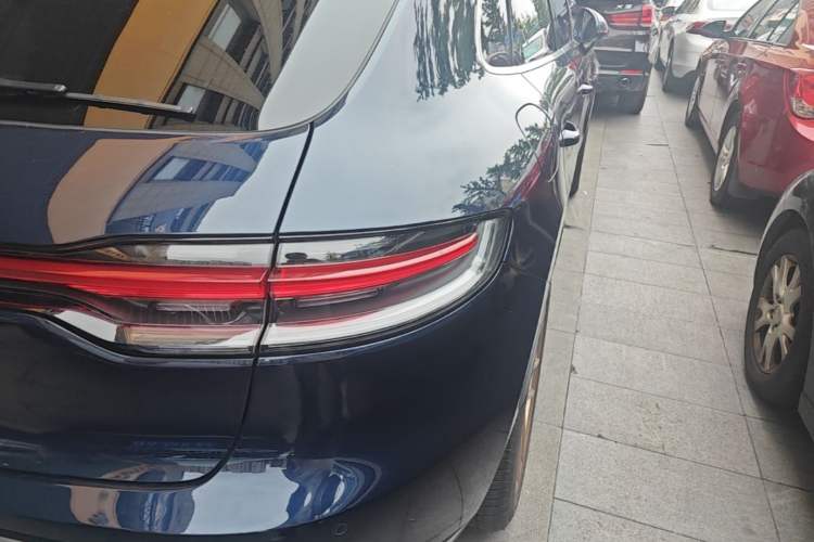Used Porsche Macan 2022 Macan 2.0T Right Rear Taillight