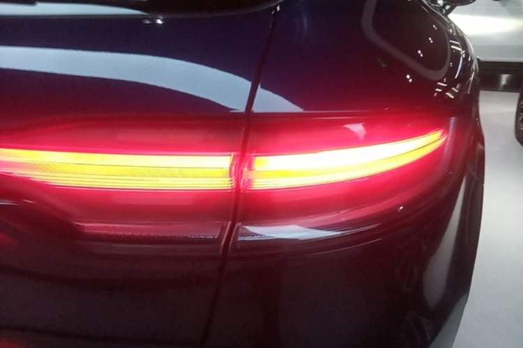 Used Porsche Macan 2022 Macan 2.0T Right Rear Taillight