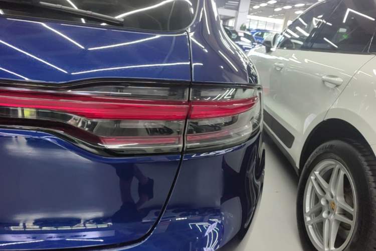 Used Porsche Macan 2022 Macan 2.0T Right Rear Taillight