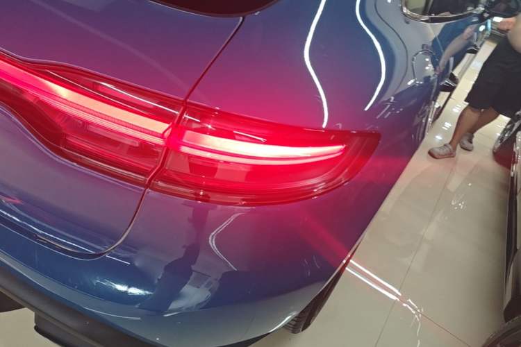 Used Porsche Macan 2022 Macan 2.0T Right Rear Taillight