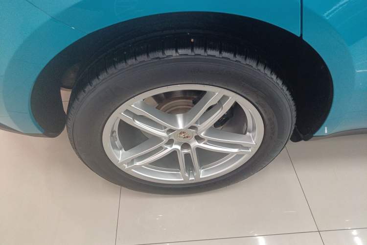 Used Porsche Macan 2022 Macan 2.0T Right Rear Wheel Hub
