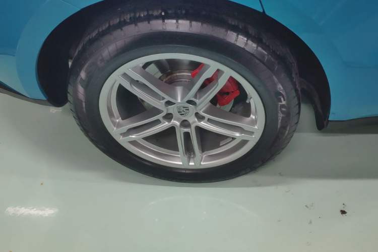Used Porsche Macan 2022 Macan 2.0T Right Rear Wheel Hub