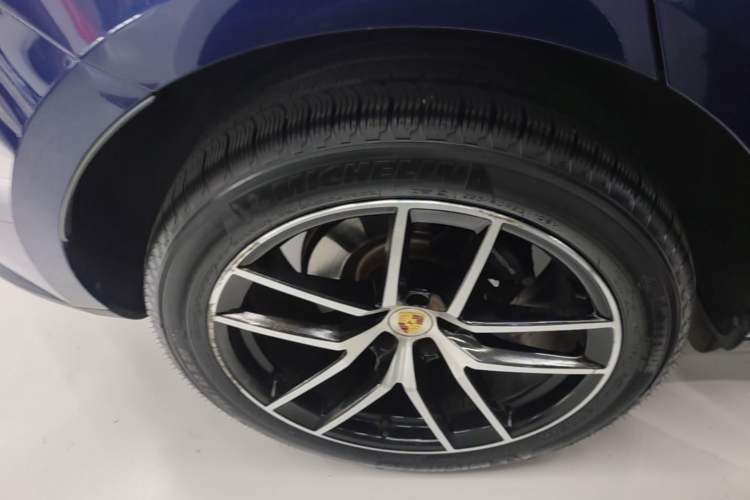 Used Porsche Macan 2022 Macan 2.0T Right Rear Wheel Hub