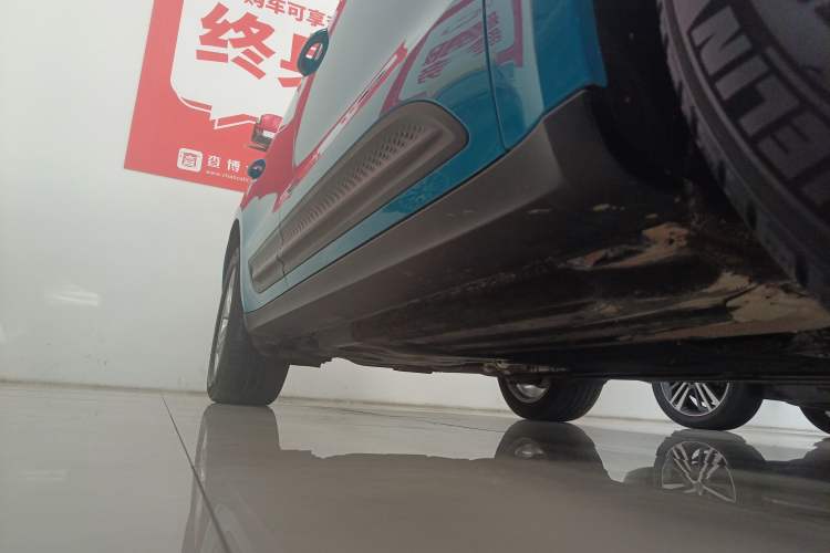 Used Porsche Macan 2022 Macan 2.0T Right Side Sill