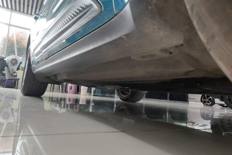 Used Porsche Macan 2022 Macan 2.0T Right Side Sill
