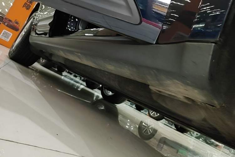 Used Porsche Macan 2022 Macan 2.0T Right Side Sill