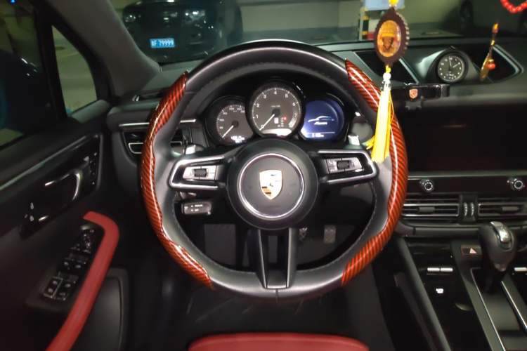 Used Porsche Macan 2022 Macan 2.0T Steering Wheel