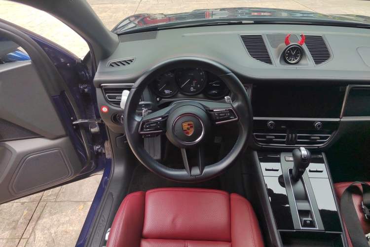 Used Porsche Macan 2022 Macan 2.0T Steering Wheel