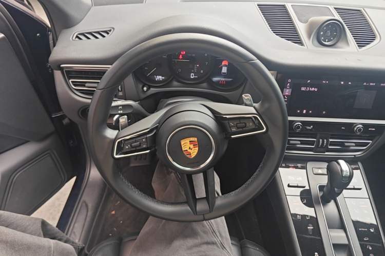 Used Porsche Macan 2022 Macan 2.0T Steering Wheel
