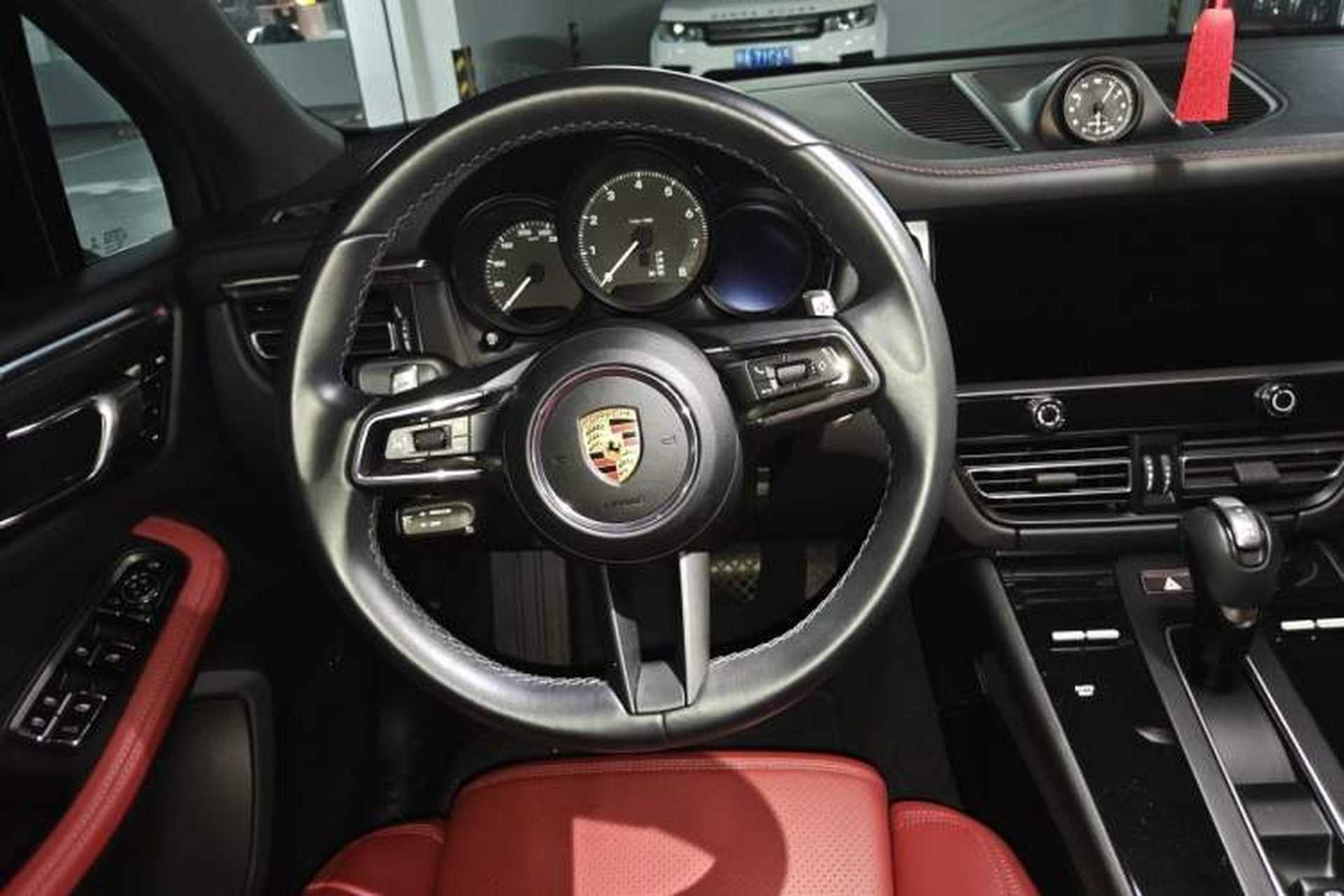 Used Porsche Macan 2022 Macan T 2.0T Steering Wheel