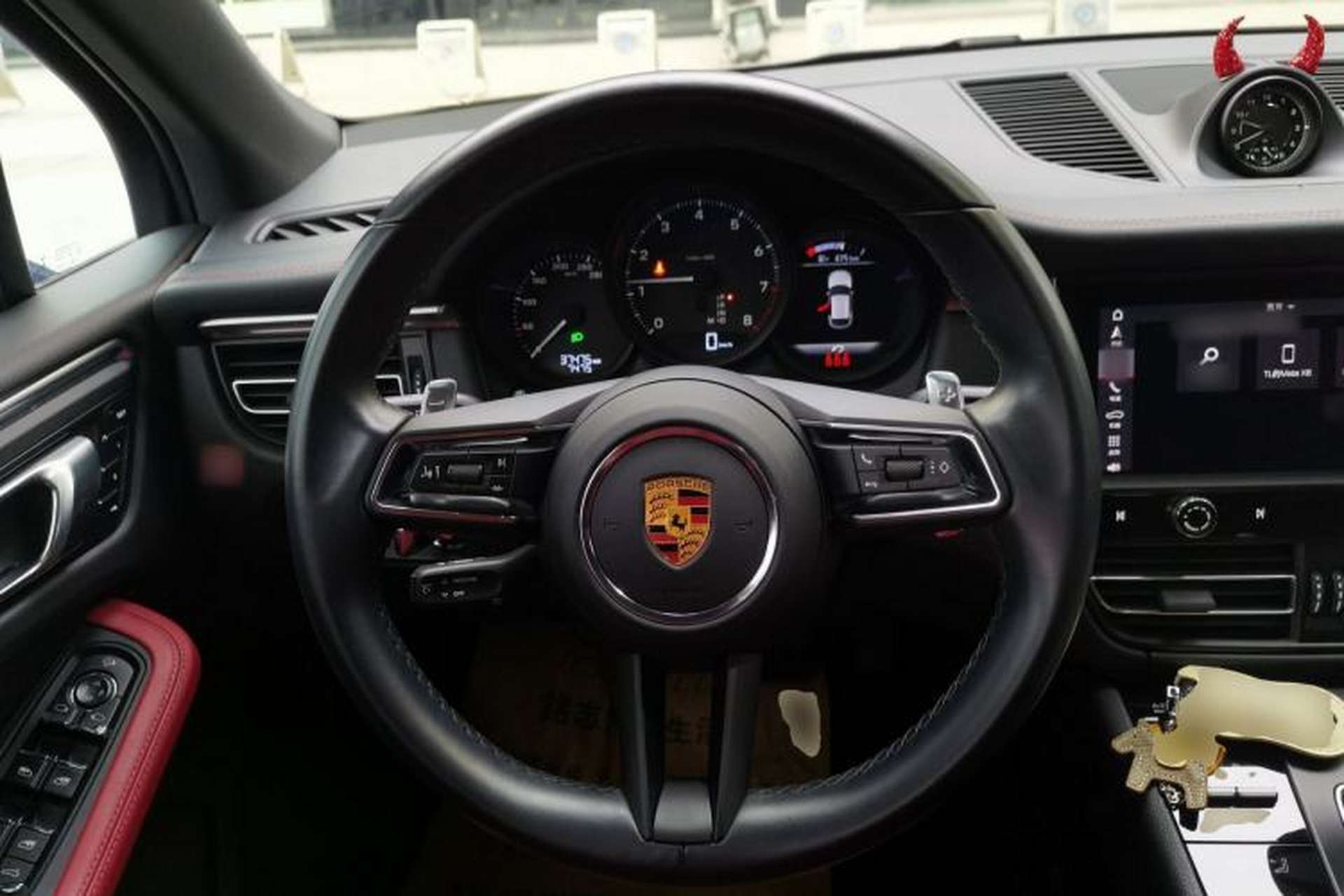 Used Porsche Macan 2022 Macan 2.0T Steering Wheel
