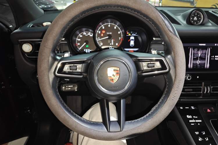 Used Porsche Macan 2022 Macan 2.0T Steering Wheel