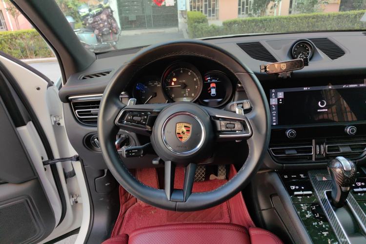 Used Porsche Macan 2022 Macan T 2.0T Steering Wheel