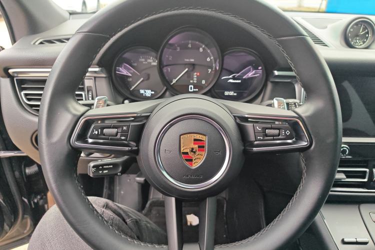 Used Porsche Macan 2022 Macan 2.0T Steering Wheel