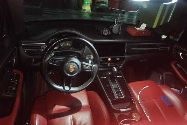 Used Porsche Macan 2022 Macan 2.0T Steering Wheel