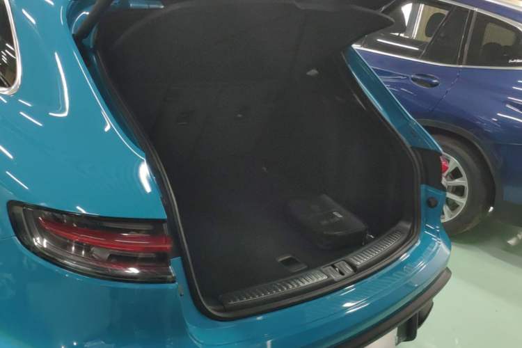 Used Porsche Macan 2022 Macan 2.0T Trunk