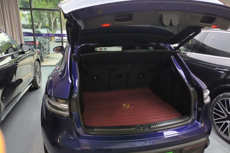 Used Porsche Macan 2022 Macan S 2.9T Trunk