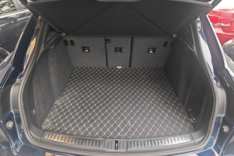 Used Porsche Macan 2022 Macan 2.0T Trunk