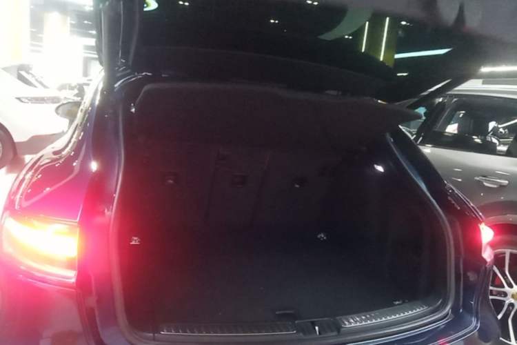 Used Porsche Macan 2022 Macan 2.0T Trunk