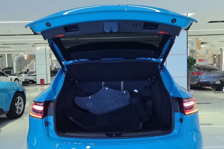 Used Porsche Macan 2022 Macan 2.0T Trunk