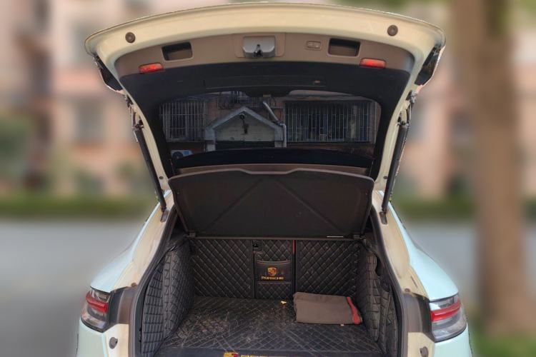 Used Porsche Macan 2022 Macan T 2.0T Trunk