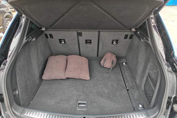 Used Porsche Macan 2022 Macan 2.0T Trunk