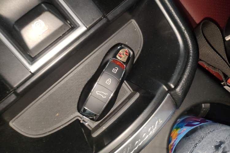 Used Porsche Macan 2022 Macan 2.0T Vehicle Key