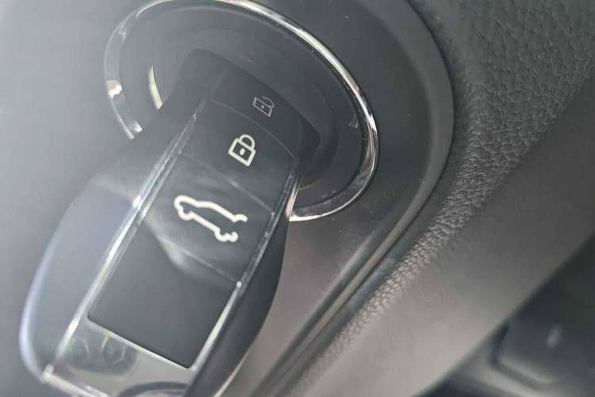 Used Porsche Macan 2022 Macan 2.0T Vehicle Key