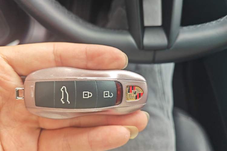 Used Porsche Macan 2022 Macan 2.0T Vehicle Key
