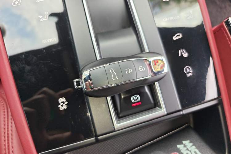 Used Porsche Macan 2022 Macan 2.0T Vehicle Key