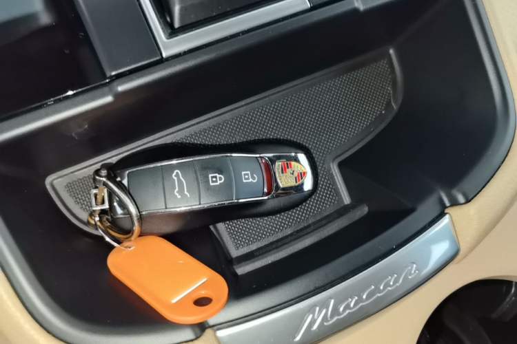 Used Porsche Macan 2022 Macan 2.0T Vehicle Key