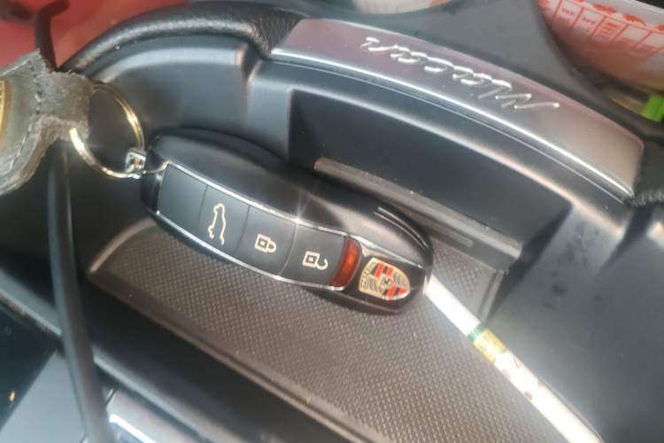 Used Porsche Macan 2022 Macan 2.0T Vehicle Key