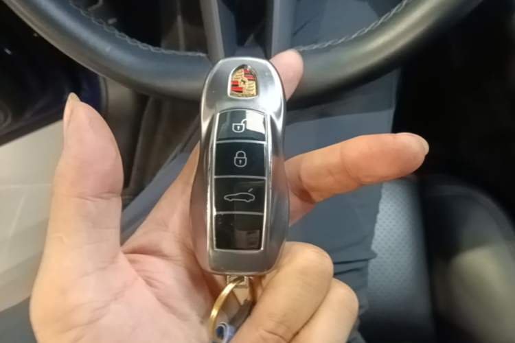Used Porsche Macan 2022 Macan 2.0T Vehicle Key