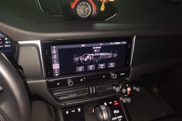 Used Porsche Macan 2022 Macan 2.0T Audio And AC Panel