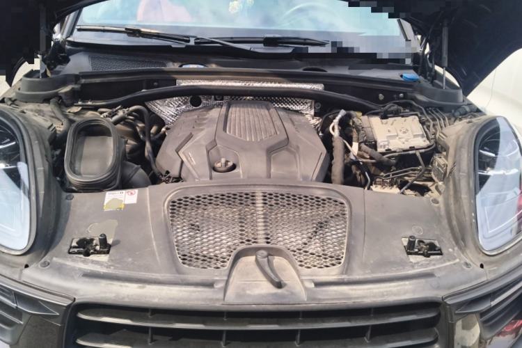 Used Porsche Macan 2022 Macan 2.0T Engine Bay