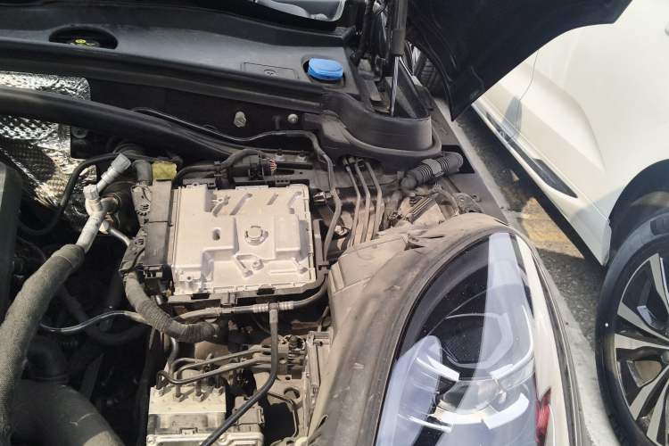 Used Porsche Macan 2022 Macan 2.0T Engine Bay Left