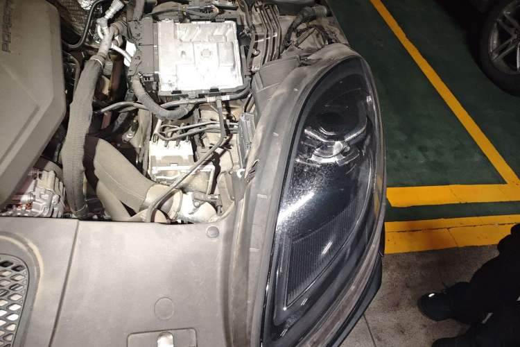 Used Porsche Macan 2022 Macan 2.0T Engine Bay Left