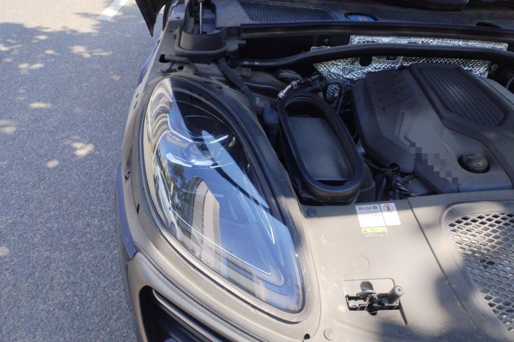 Used Porsche Macan 2022 Macan 2.0T Engine Bay Right