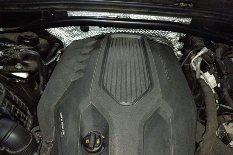 Used Porsche Macan 2022 Macan 2.0T Engine Bay