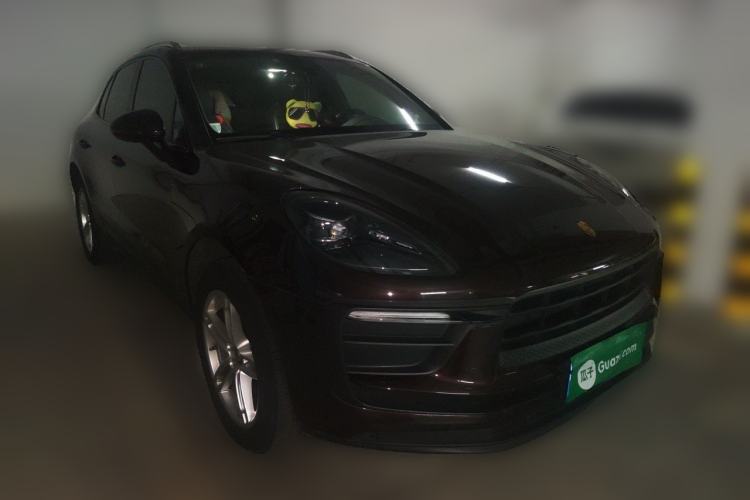 Used Porsche Macan 2022 Macan 2.0T Front Right 45 Deg