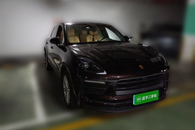 Used Porsche Macan 2022 Macan 2.0T Front Right 45 Deg