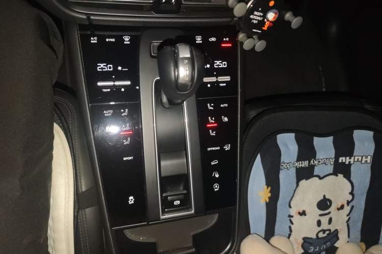 Used Porsche Macan 2022 Macan 2.0T Gear Lever