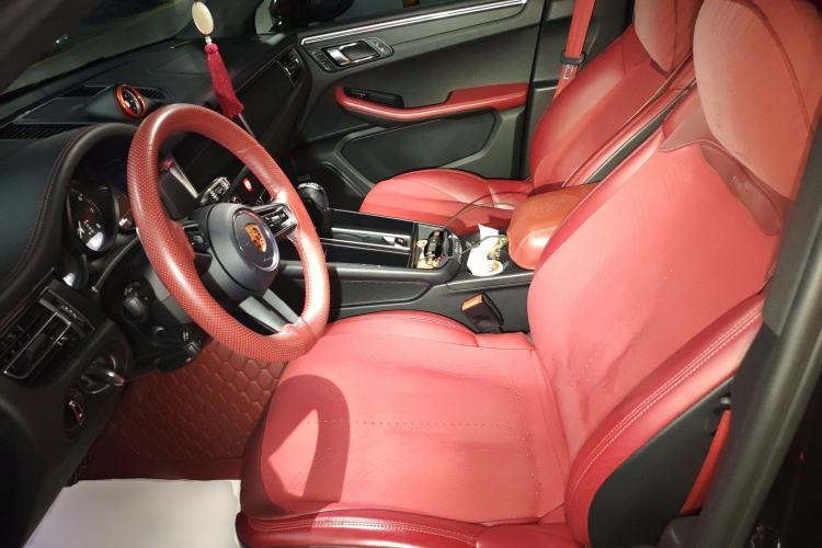 Used Porsche Macan 2022 Macan 2.0T Left Front Seat
