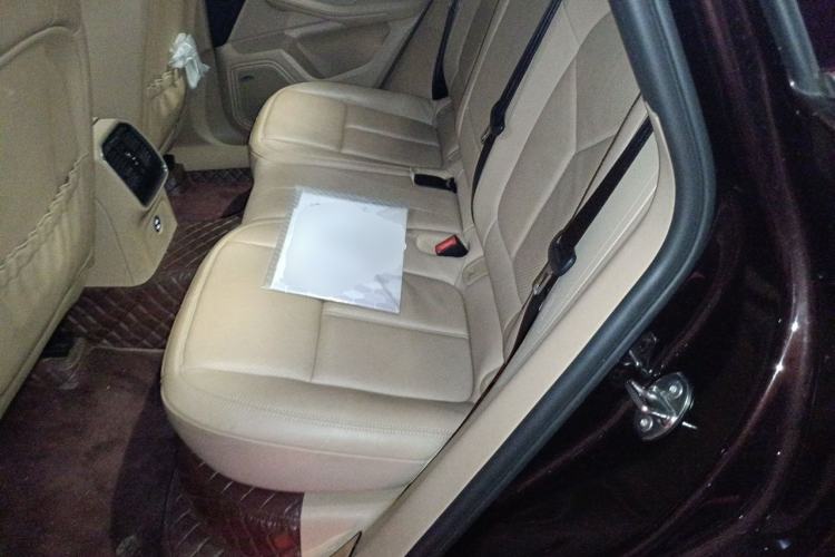 Used Porsche Macan 2022 Macan 2.0T Left Rear Seat