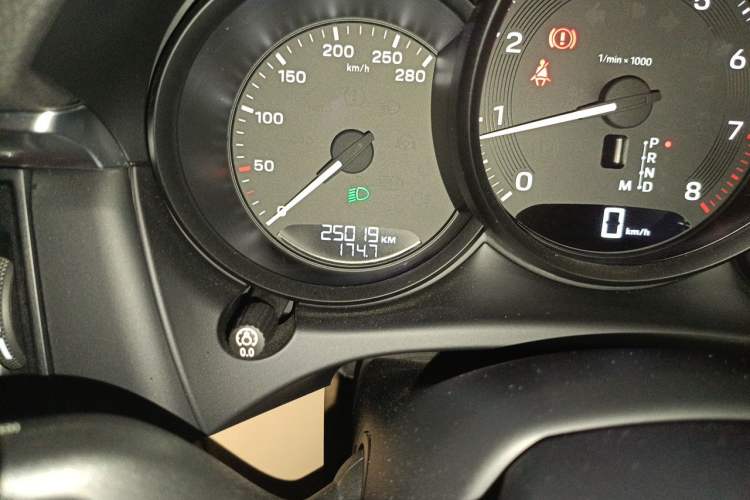 Used Porsche Macan 2022 Macan 2.0T Odometer Close Up