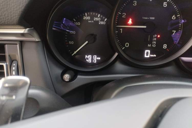 Used Porsche Macan 2022 Macan 2.0T Odometer Close Up